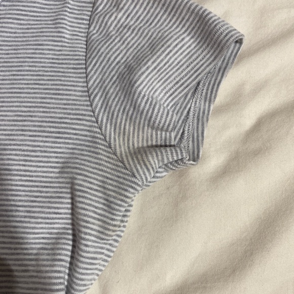 Brandy Melville cropped grey striped tee - Picture 5 of 5